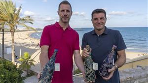 Nacho Vicente i Sergio Ruiz amb els seus vins i cava. Eix