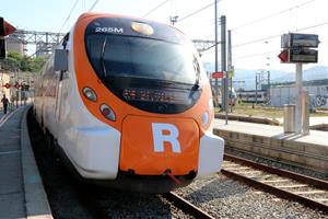 Renfe activa el compte @RodObresBera per informar de l'estat del servei durant el tall ferroviari. ACN