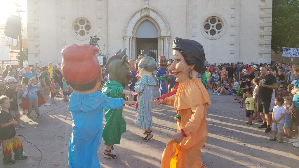 Ribes s'enlaira amb els primers actes de la Festa Major . Ajt Sant Pere de Ribes