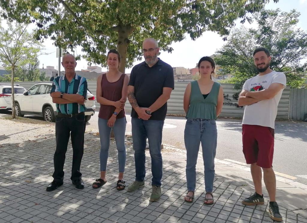 Roda de premsa d'ahir sobre el projecte d'habitatges de protecció oficial . Eix