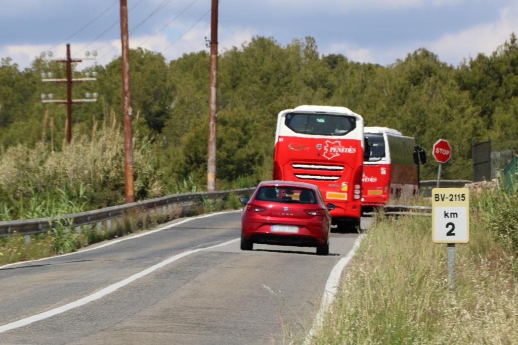 Territori reformarà la BV-2115 a Vilanova després de rebre més de 3.000 firmes advertint del perill de la via. ACN