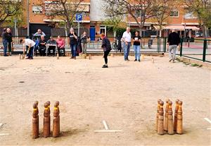 Tirada de bitlles catalanes a Vilanova. Eix