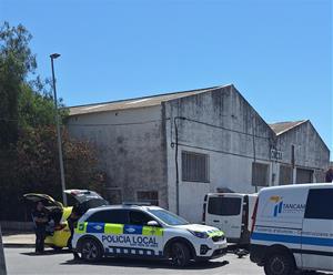 Un jove de 21 anys que anava en patinet, en estat molt greu després de xocar amb una furgoneta a Sant Pere de Ribes. EIX