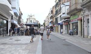 Carrer comercial del centre del Vendrell. Eix