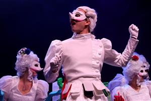 El Carnestoltes s’apodera de Vilanova i la Geltrú amb un espectacle olímpic