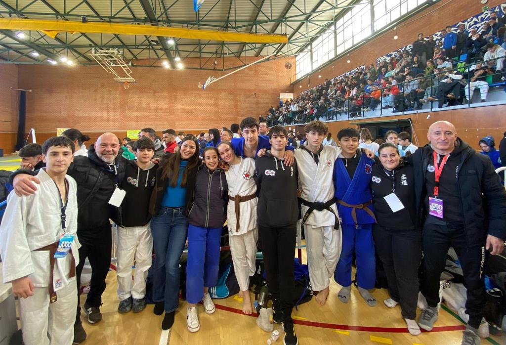 Els judoques de l'Escola de Judo Vilafranca - Vilanova. Eix