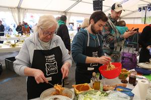 La 39a Xatonada del Vendrell aposta per transmetre el llegat culinari entre els més joves