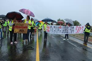 La plataforma Aigua per Cabrera d'Anoia denuncia que la tarifa de l'aigua al municipi pot pujar un 63%. ACN