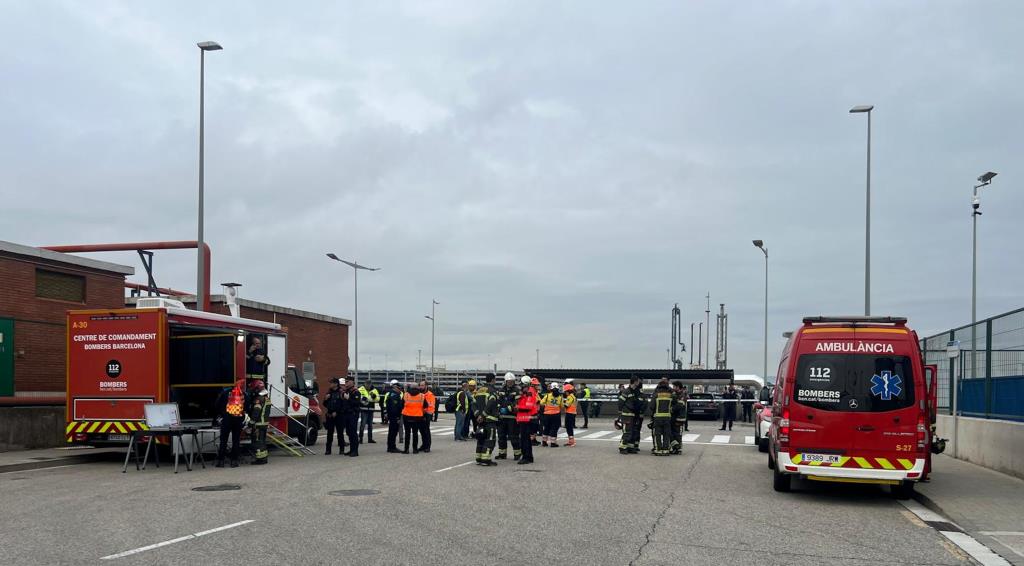 Mor un veí de Vilanova en l’explosió d’un tanc d’un producte inflamable al Port de Barcelona. ACN