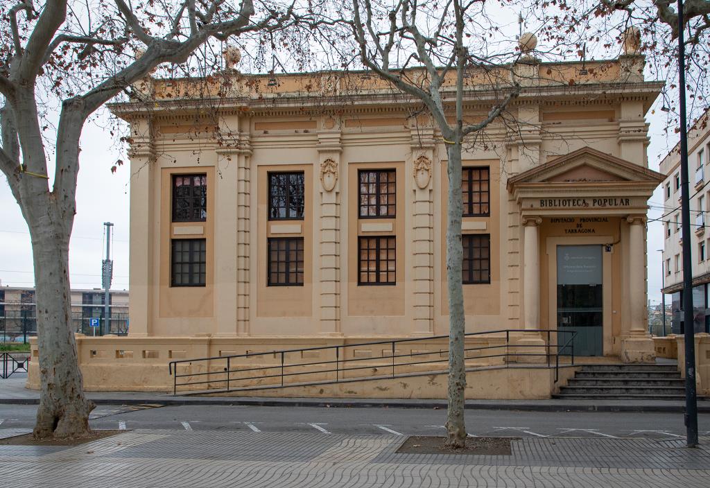 Nova seu al Vendrell de la Diputació de Tarragona . Eix