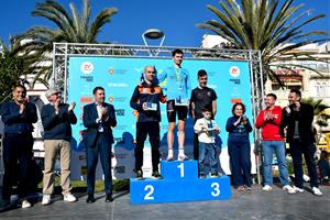 Podi masculí de la Mitja marató de Sitges 2025. Eix