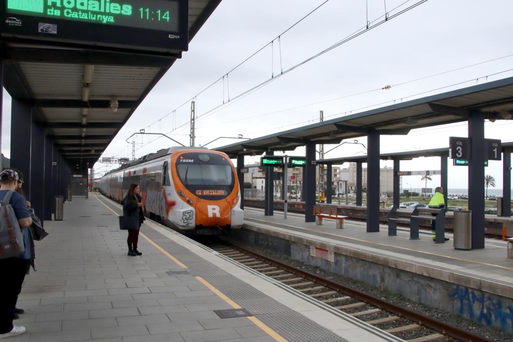 Renfe farà divendres per carretera els trams de Sant Vicenç a Cunit i al Vendrell pels problemes a l'R2 Sud i a l'R4. ACN