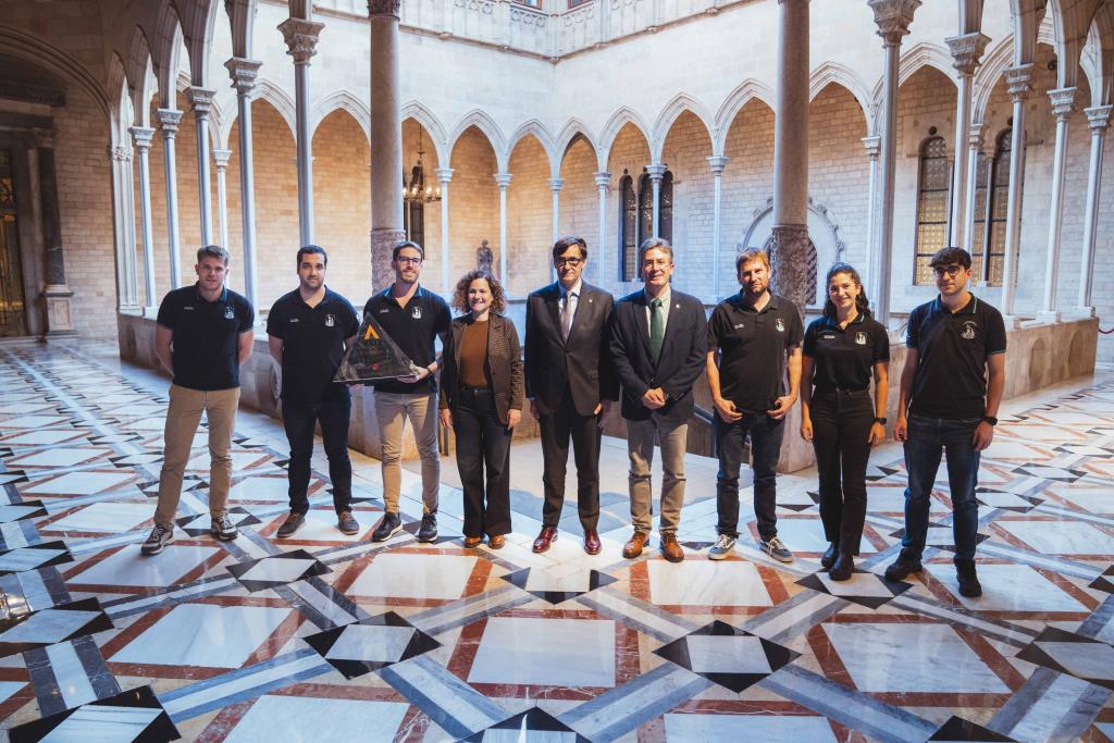 Salvador Illa rep al Palau de la Generalitat l'alcalde i els Castellers de Vilafranca. Ajuntament de Vilafranca