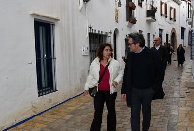 Sitges renova els carrers de la Carreta i Pau Barrabeitg amb 'paviment accessible i respectuós amb el patrimoni'. Ajuntament de Sitges