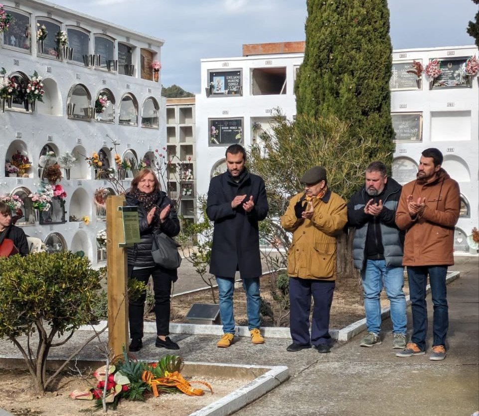 Torrelles de Foix instal·la un monòlit en memòria dels soldats caiguts a la Guerra Civil. Ajt Torrelles de Foix