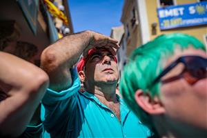 Un estudi de la URV alerta que el canvi climàtic empitjora les condicions meteorològiques per fer castells a l'estiu. ACN