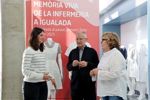 Una exposició ofereix un viatge pel mig segle d'història dels estudis d'infermeria a Igualada. ACN