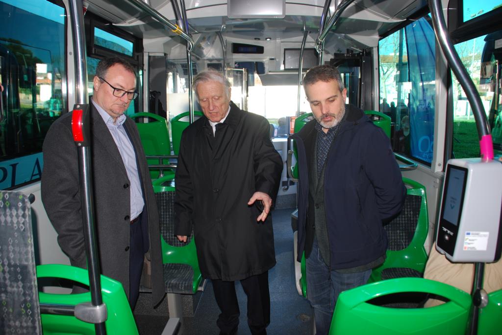 Vilanova estrena servei de bus amb vehicles renovats el dilluns 3 de febrer. Míriam de Lamo