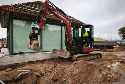 Comencen les obres de remodelació de l’Oficina de Turisme del Parc de Ribes Roges . Ajuntament de Vilanova