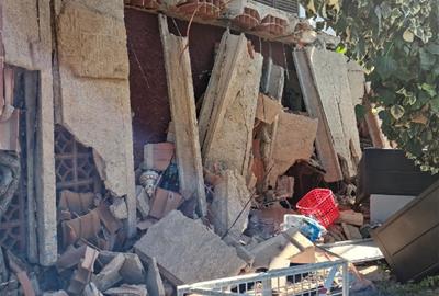 Dos ferits per l'ensorrament del balcó d'un habitatge unifamiliar a Calafell. Bombers