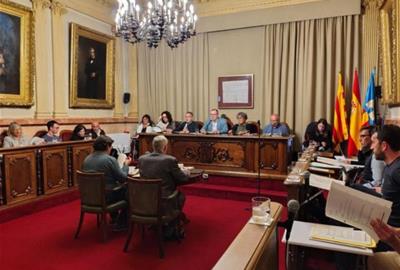 El Ple de Vilanova desencalla el contracte de residus i ret homenatge unànime a Sebastià Rodríguez. Ajuntament de Vilanova