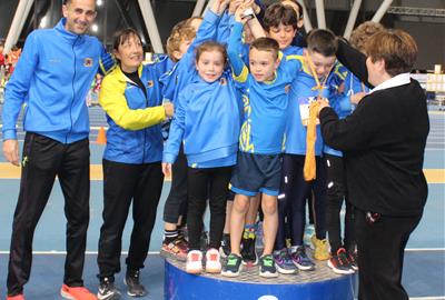Els joves atletes del Club Atletisme Vilafranca. Eix