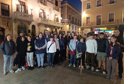 Famílies de Vilafranca demanen alternatives a les jornades de portes obertes dels instituts, suspeses per la vaga. EIX