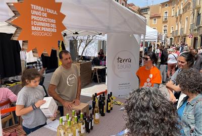 La Masovera creix i es trasllada a la plaça Jaume I amb 60 entitats de l’Economia Social i Solidària. EIX