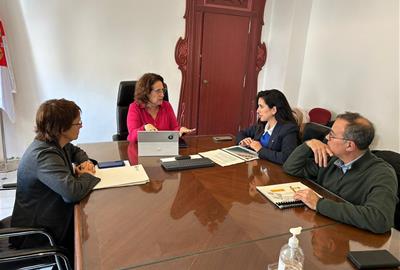 L’alcaldessa de Sitges reivindica la protecció del litoral i els equipaments del front marítim. Ajuntament de Sitges