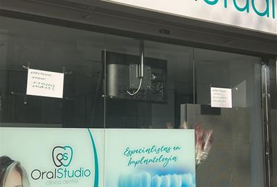Més d'una trentena de clients denuncien Oral Studio a Vilanova i la Geltrú per tancament sobtat de la clínica dental. EIX