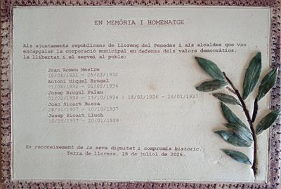 Placa de record, obra de Roser Oter. Ramon Sicart i Batet