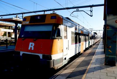 Plataformes d'usuaris del tren denuncien que el Pla de Rodalies 2026-2030 "ignora" les línies del sud de Catalunya. ACN