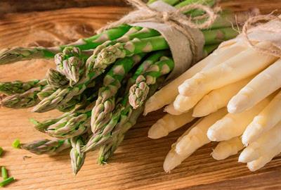 Quina diferència hi ha entre un espàrrec verd, un de blanc i un de morat?. Ametller Origen