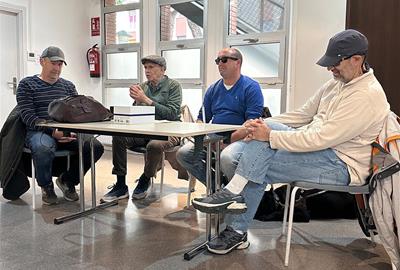 Sessió de la campanya de sensibilització envers les persones cegues al Centre Cívic Sant Joan. Eix