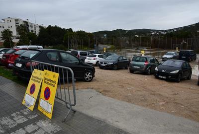 Sitges inicia l’arranjament de l’aparcament de la Devesa per generar 60 places per a turismes. Ajuntament de Sitges